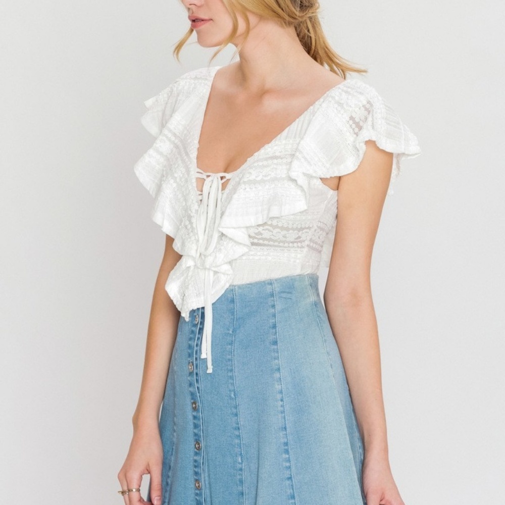 Lace Ruffle Bodysuit - Picture 4 of 4